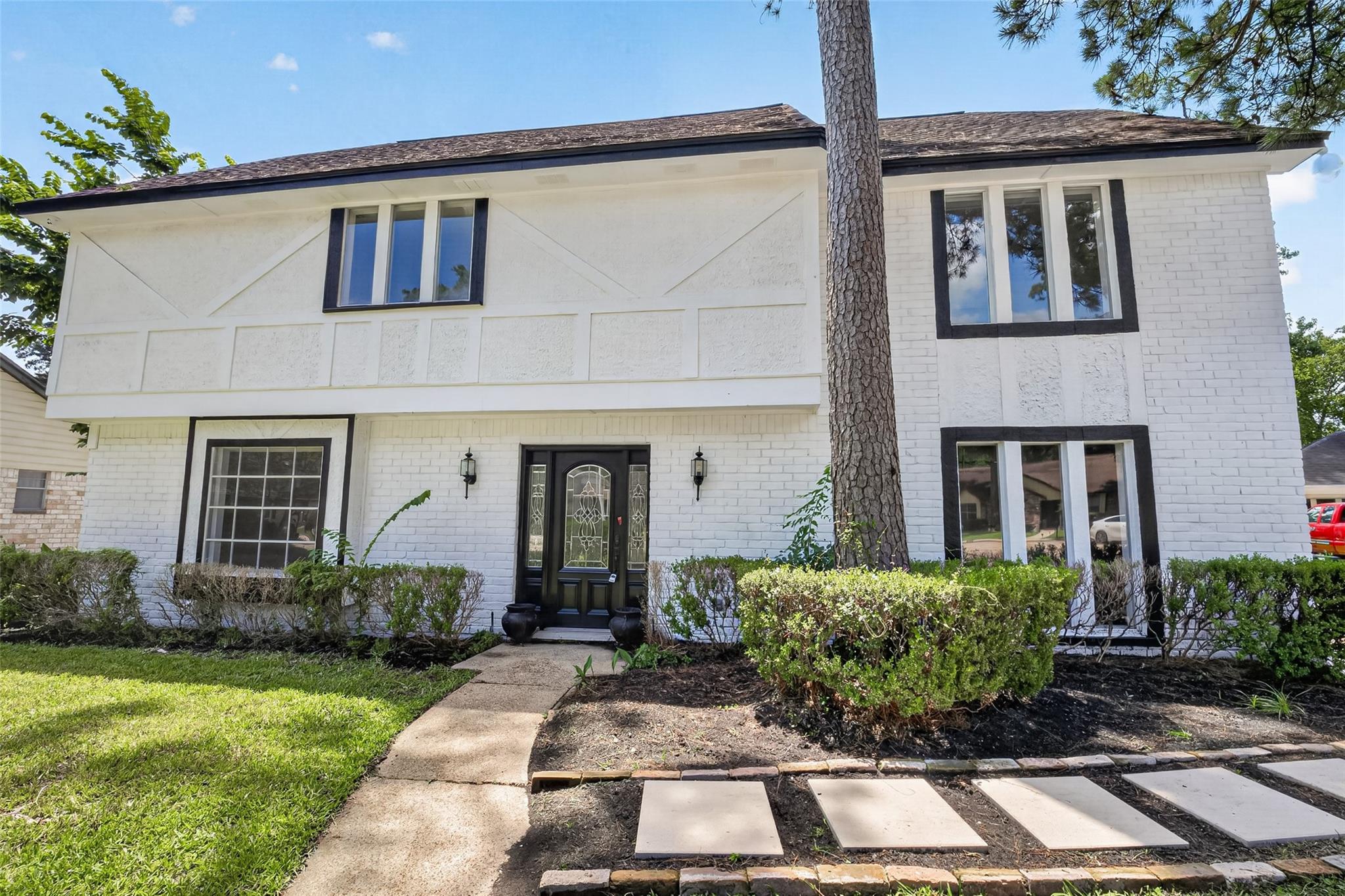 1123 Suwanee Lane