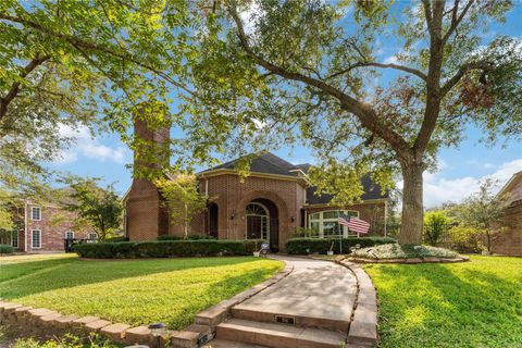 Photo of 86 Heathrow Lane, Sugar Land, TX 77479 (MLS # 57128238)