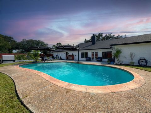 Photo of 2610 Adams Street, Alvin, TX 77511 (MLS # 11280139) Photo of 2610 Adams Street, Alvin, TX 77511 (MLS # 11280139)