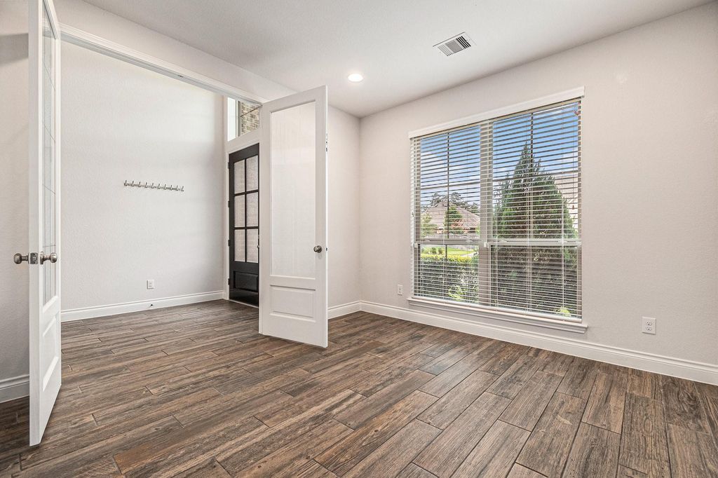 Photo of 211 Painted Trillium Drive, Conroe, TX 77304 (MLS # 39552497)