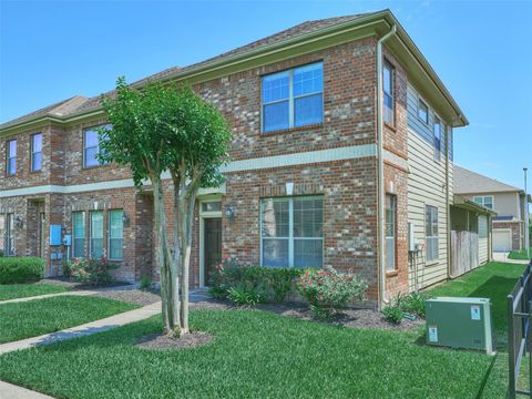 Townhouse For Rent - 2726 Misty Heath Ln Lane<br/> Houston, TX 77082