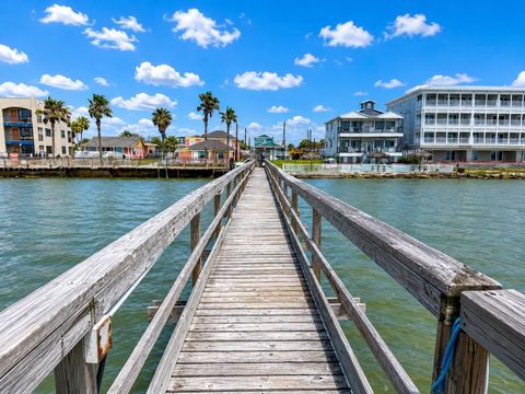 Photo of 720 S Water Street, Rockport, TX 78382 (MLS # 79048798)
