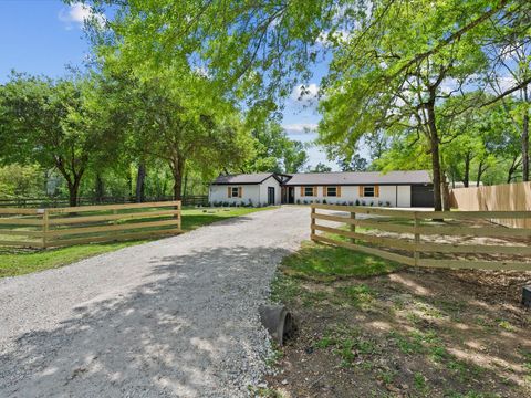 Homes For Sale - 26527 Bayou Tesch Drive<br/> Magnolia, TX 77354