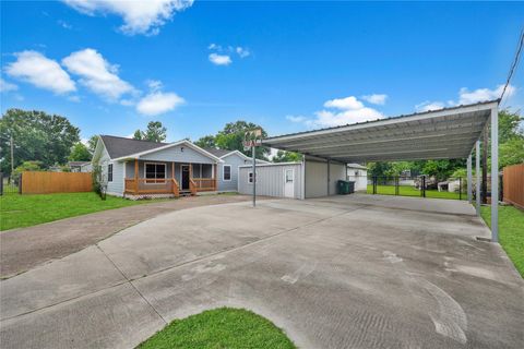 Photo of 6825 Appleton Street, Houston, TX 77022 (MLS # 12701572)