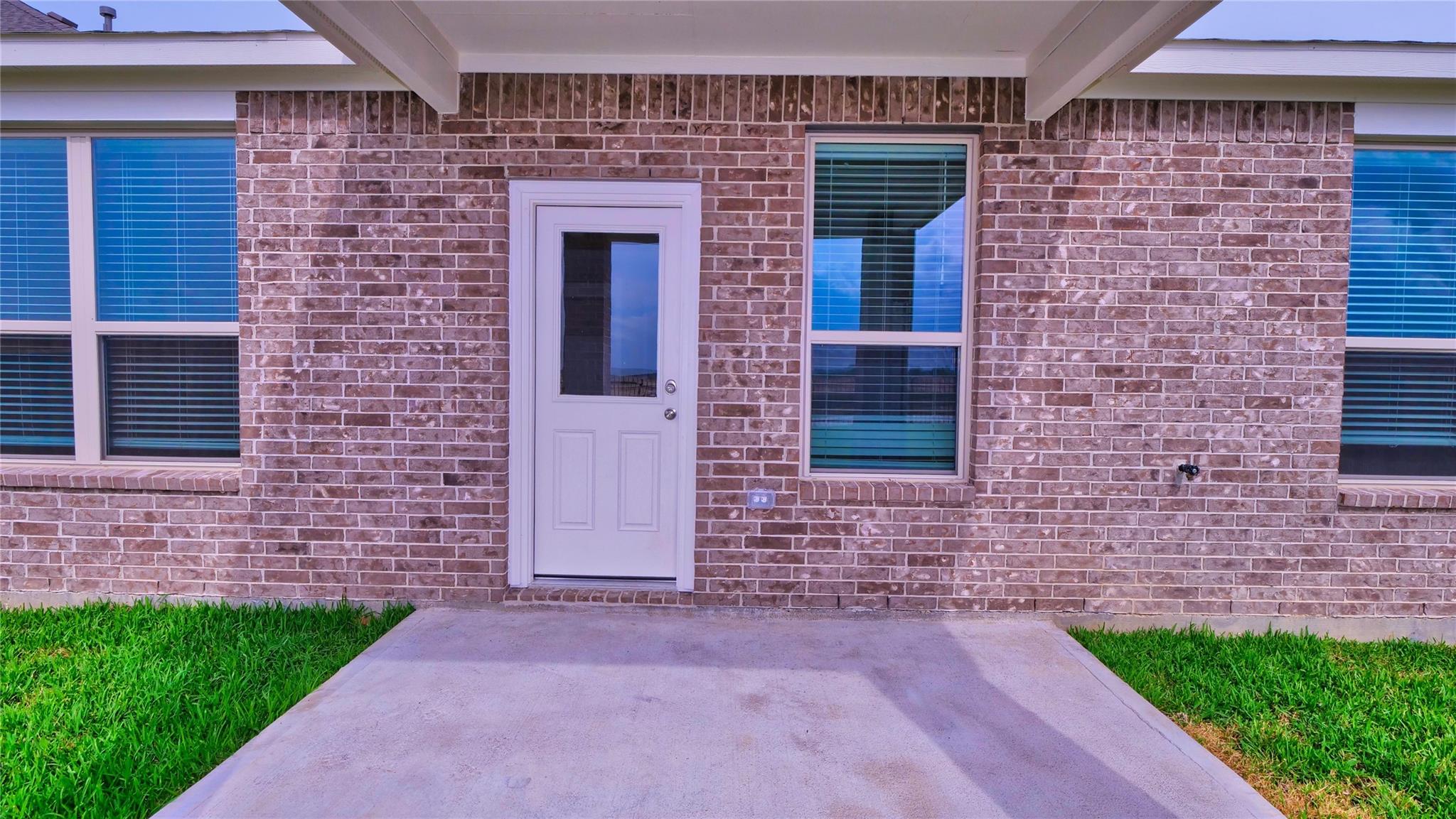 5735 Aurora Greens Lane