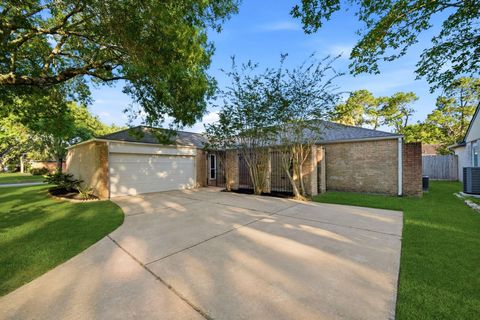Photo of 15826 Dunmoor Drive, Houston, TX 77059 (MLS # 74651704)