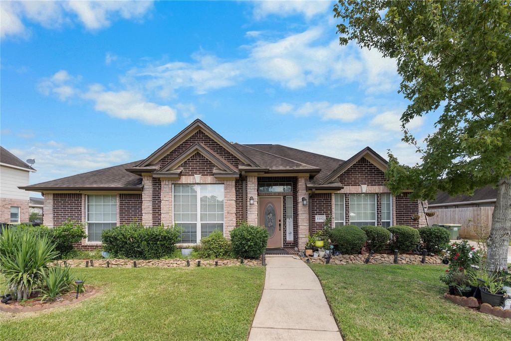 Photo of 1107 Barkly Court, Pearland, TX 77581 (MLS # 69425163)
