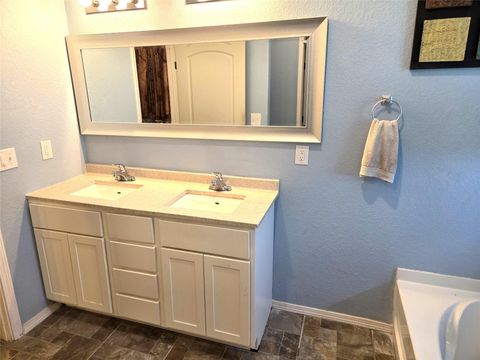 Tiny photo for 928 County Road 316, Louise, TX 77455 (MLS # 86770039)