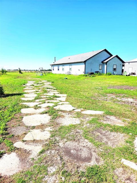 Tiny photo for 928 County Road 316, Louise, TX 77455 (MLS # 86770039)