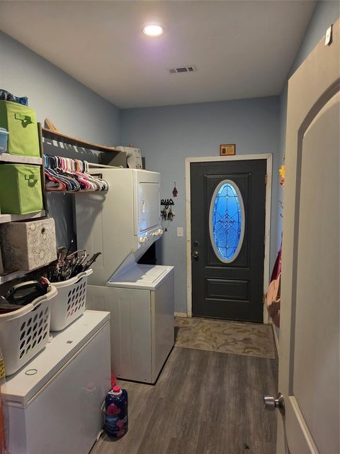 Tiny photo for 928 County Road 316, Louise, TX 77455 (MLS # 86770039)