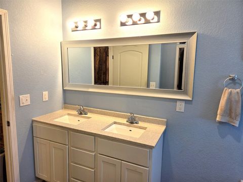 Tiny photo for 928 County Road 316, Louise, TX 77455 (MLS # 86770039)