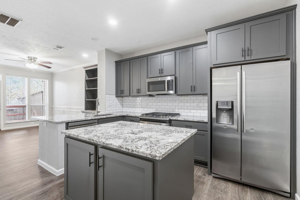 Photo of 59 N Avonlea Circle N, The Woodlands, TX 77382 (MLS # 25879687)