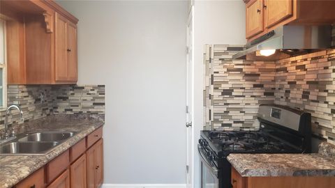 Photo of 7715 Glover Street, Houston, TX 77012 (MLS # 21090243)