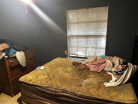 Photo of 321 Olive Street St, Huntsville, TX 77340 (MLS # 12607057)