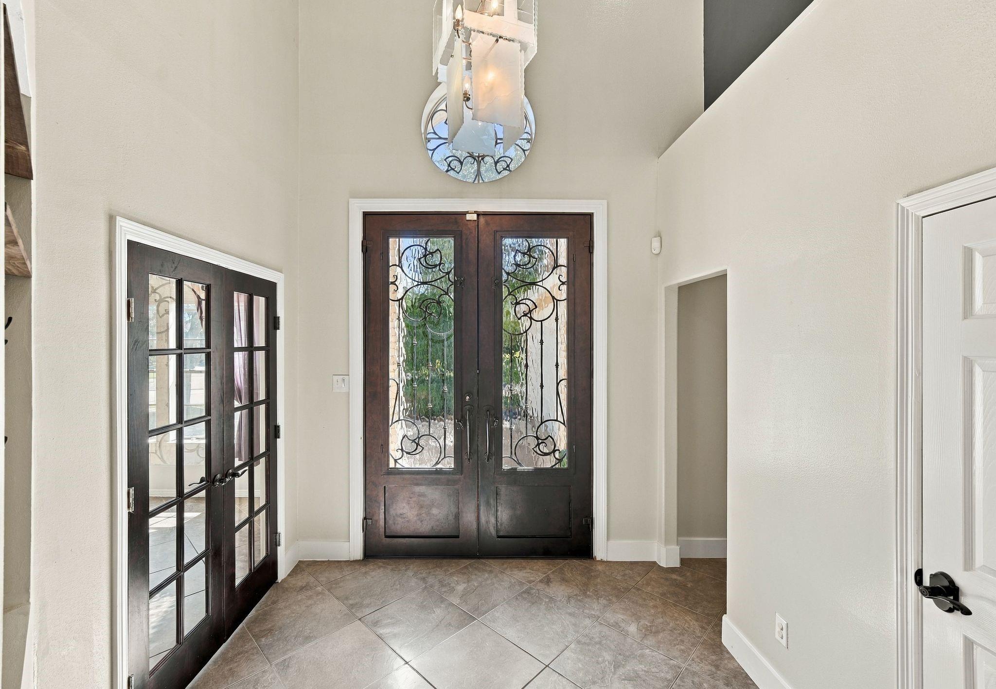 201 Lago Vista Street