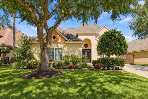 Photo of 201 Lago Vista Street, League City, TX 77565 (MLS # 76086924)