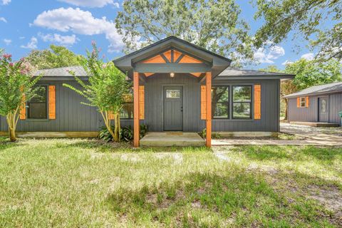 Photo of 4922 County Road 937b, Alvin, TX 77511 (MLS # 49878120)