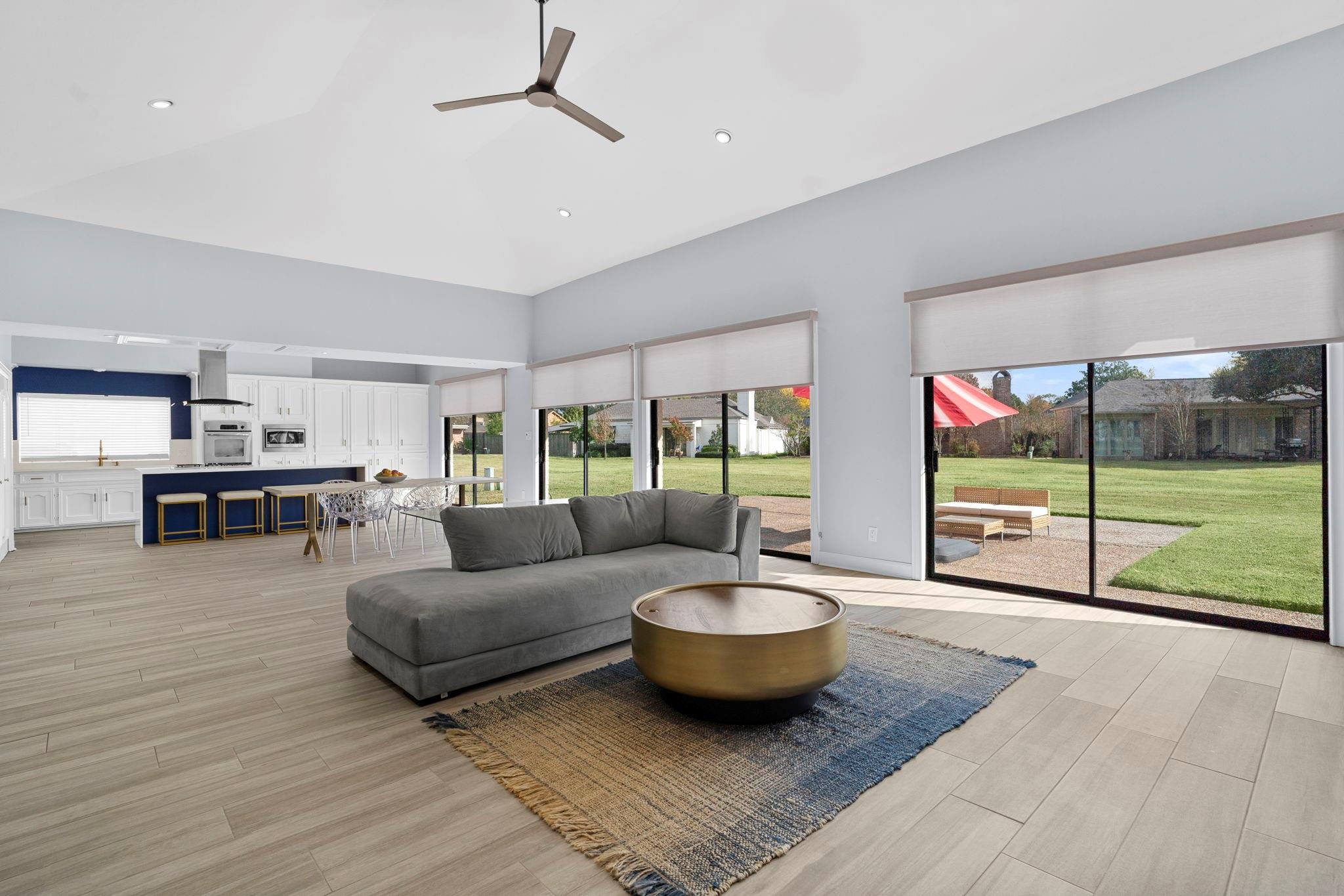 22 Charleston Street N