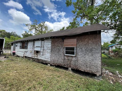 Photo of 7004 Market Street, Houston, TX 77020 (MLS # 64209872)