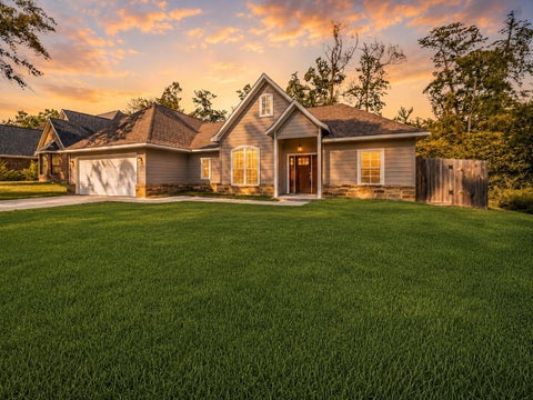 Photo of 1 Hanover Lane, Panorama Village, TX 77304 (MLS # 61404237)