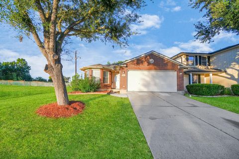 Photo of 9622 Sugarblossom Lane, Sugar Land, TX 77498 (MLS # 18288926)