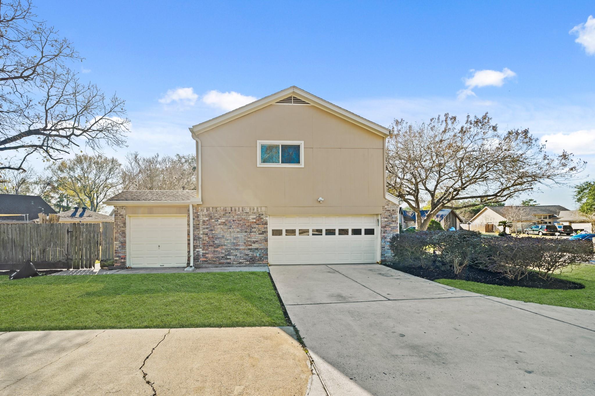 3815 Lamplighter Circle