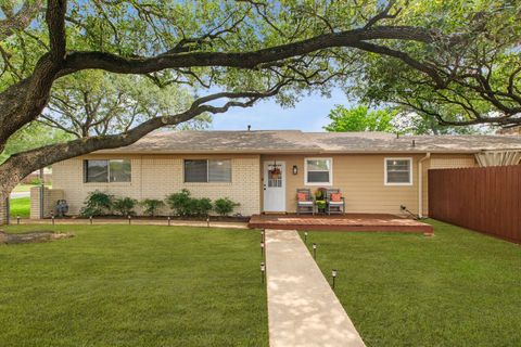 Photo of 3902 Stillmeadow Drive, Bryan, TX 77802 (MLS # 45611869)