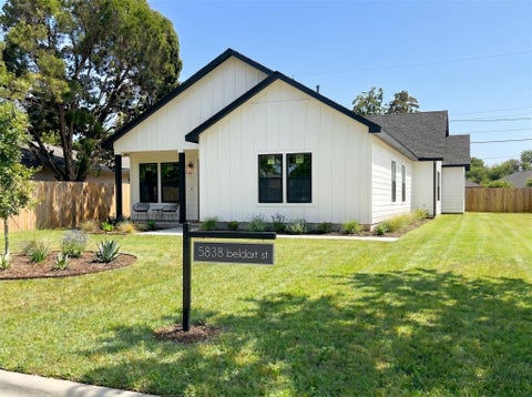 Multifamily For Sale - 5838 Beldart Street #A/B<br/> Houston, TX 77033
