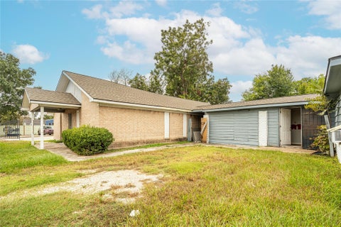 Photo of 9535 Sweetwater Lane, Houston, TX 77037 (MLS # 33806813)