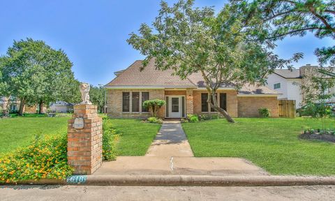 Photo of 7618 Mauna Kai Drive, Houston, TX 77095 (MLS # 62027821)