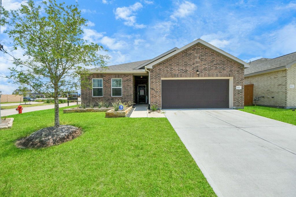 Photo of 1802 Corsica Creek Lane, Rosharon, TX 77583 (MLS # 67650945)