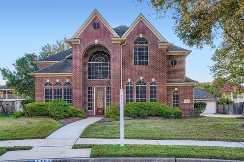 Photo of 1707 Hatteras Court, Sugar Land, TX 77479 (MLS # 41953763)