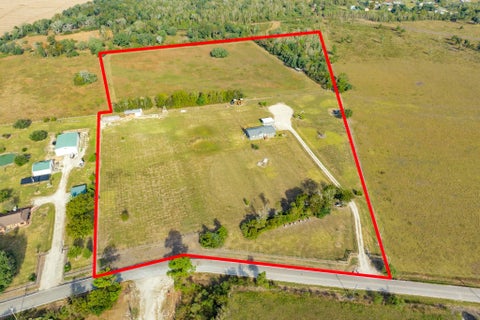 Photo of 9120 County Road 196, Liverpool, TX 77577 (MLS # 85006680)