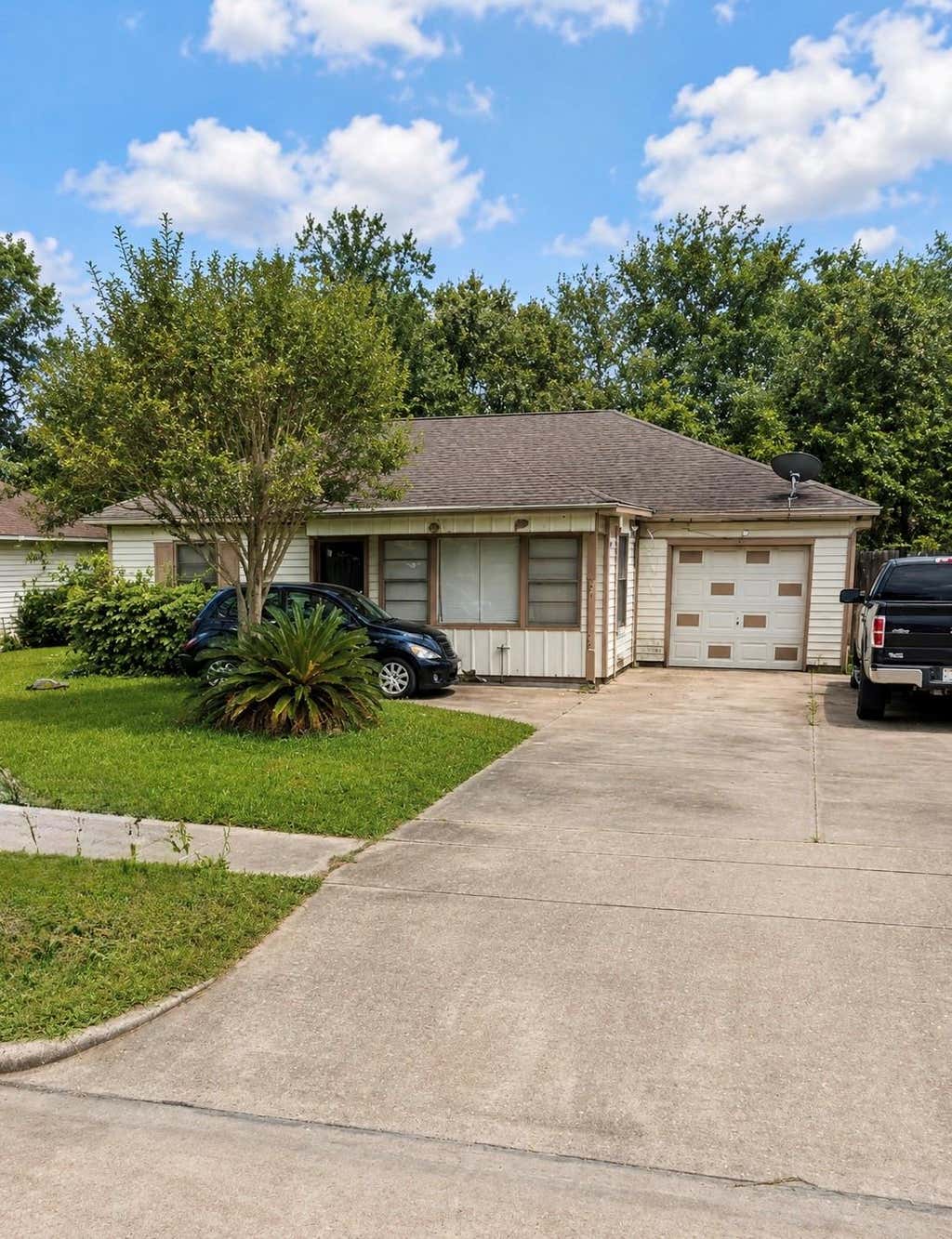 Photo of 1214 Globe Street, Houston, TX 77034 (MLS # 88088216)