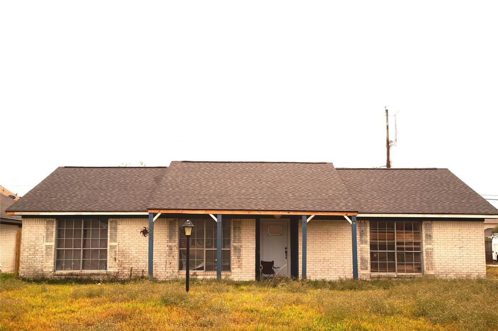 Photo of 15902 Dunman Lane, Houston, TX 77044 (MLS # 64347703)