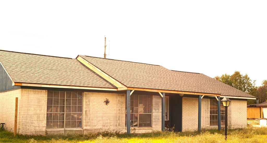 Photo of 15902 Dunman Lane, Houston, TX 77044 (MLS # 64347703)