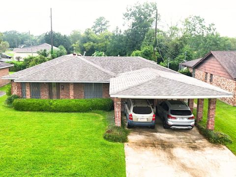 Photo of 4840 Cornell Drive, Beaumont, TX 77705 (MLS # 20932351)