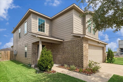 Homes For Sale - 14119 Mystic Shores Lane<br/> Harris County, Houston, TX 77048