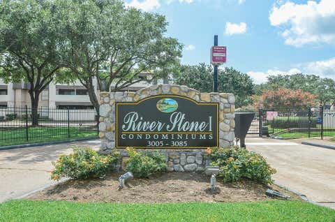 Condo For Rent - 3025 Walnut Bend Lane #38<br/> Houston, TX 77042