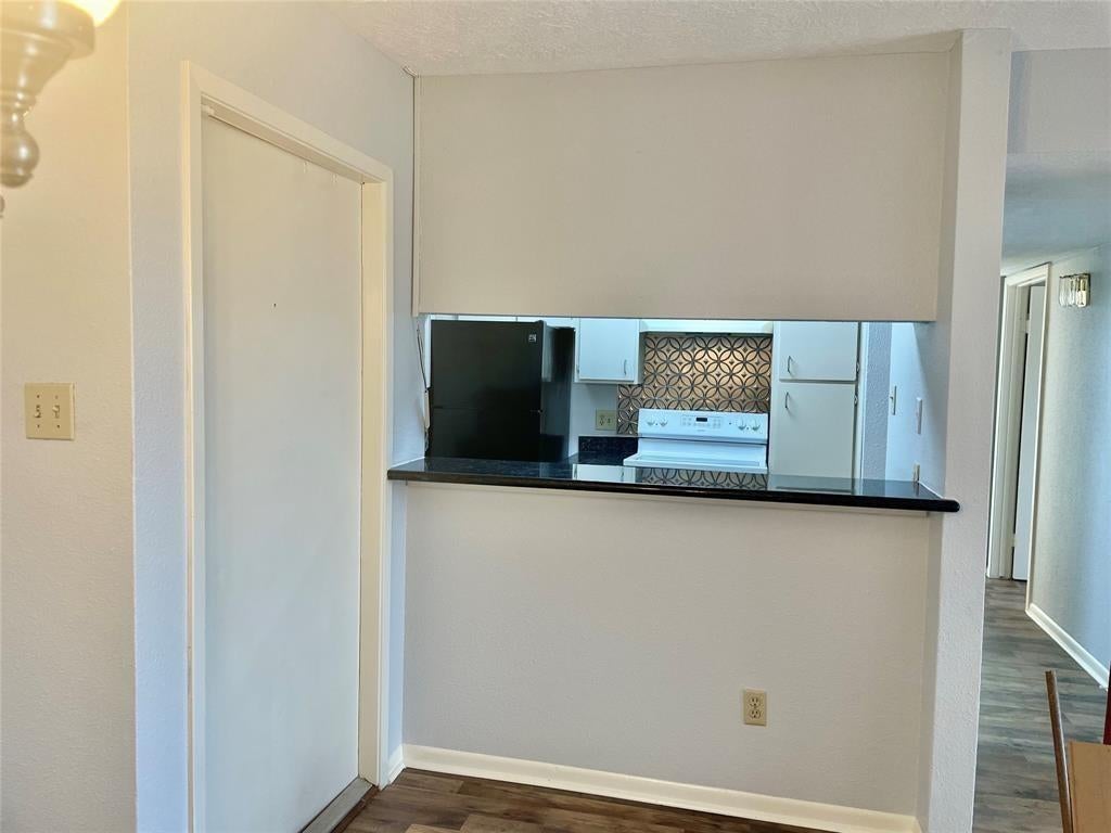 3025 Walnut Bend Lane 38