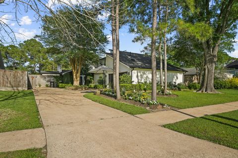 Photo of 3506 Ledgestone Drive, Houston, TX 77059 (MLS # 63715416)