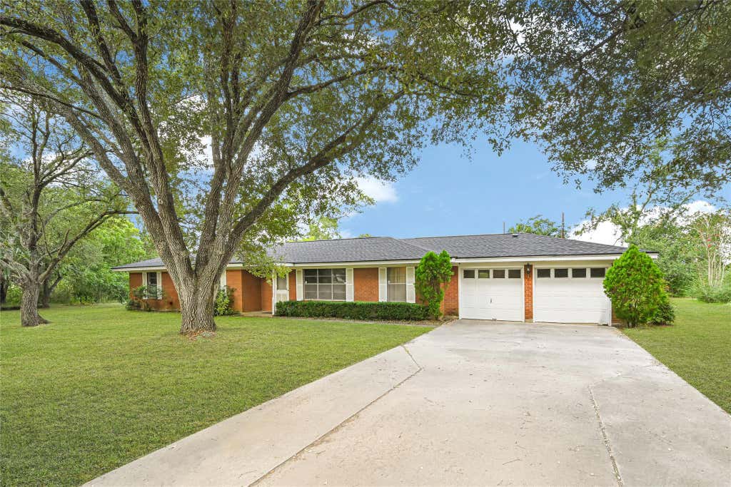 Photo of 301 Hill Street #305, Prairie View, TX 77445 (MLS # 63782585)