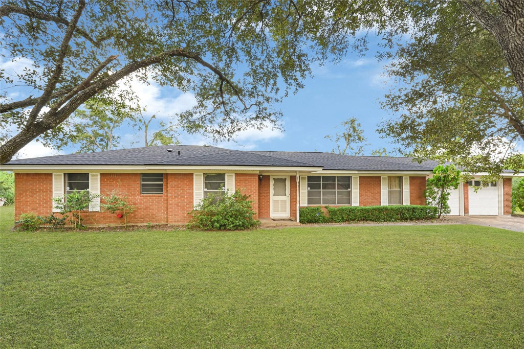 Photo of 301 Hill Street #305, Prairie View, TX 77445 (MLS # 63782585)