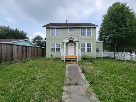 Photo of 8355 Wier, Houston, TX 77017 (MLS # 50790366)