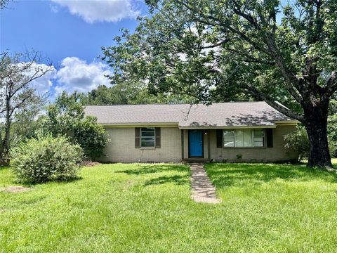 Homes For Sale - 620 W Houston Street<br/> Houston County, Lovelady, TX 75851