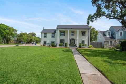 Homes For Sale - 132 13th Avenue<br/> Galveston County, Texas City, TX 77590