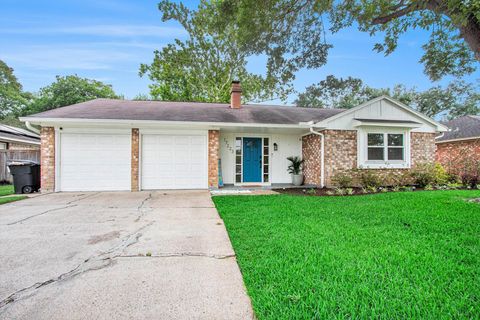 Photo of 17223 Fife Lane, Webster, TX 77598 (MLS # 5401813)