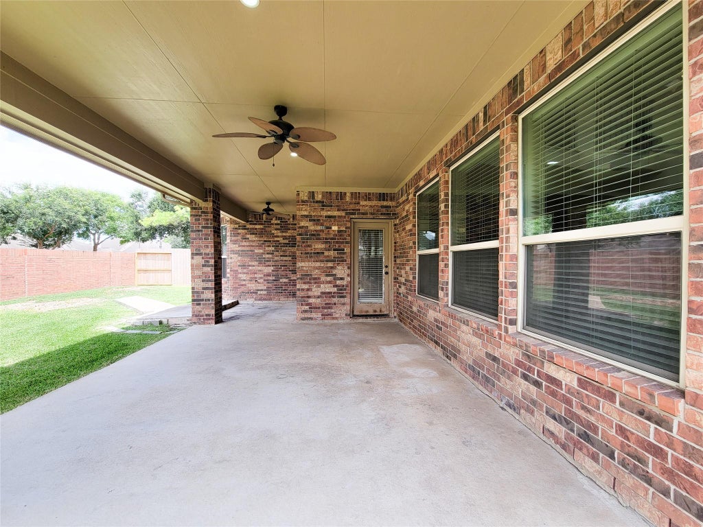 Photo of 2210 Pearl Bay Court, Pearland, TX 77584 (MLS # 822587)
