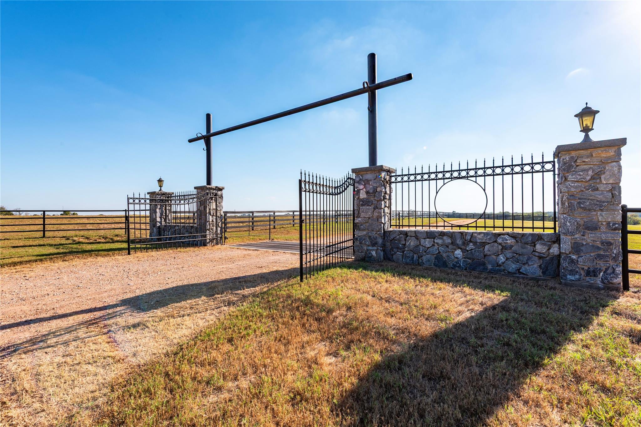 3677 Reinhardt Rd Road