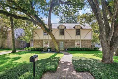 Photo of 514 Bayou Knoll Drive, Houston, TX 77079 (MLS # 83385800)
